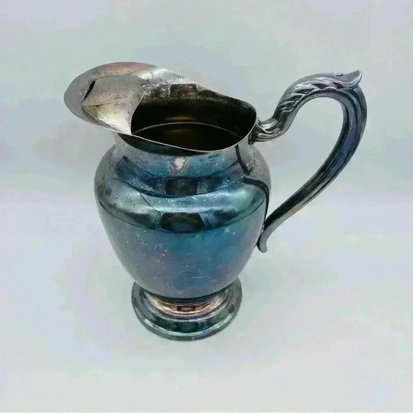 Vintage Wm A Rogers Sliverplate Water Pitcher with Ice Guard - Picture 2 of 15